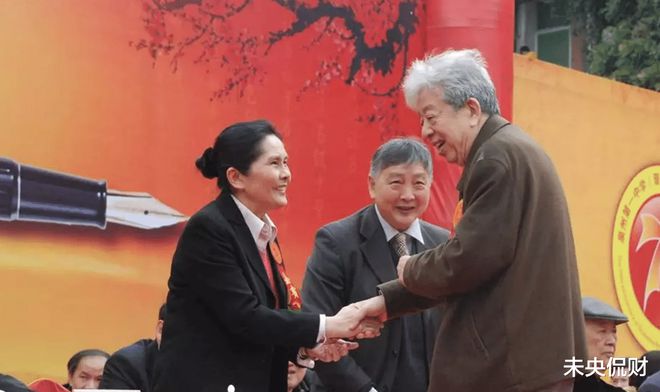 国内半导体功勋人物多次申请中科院院士被拒现已是美国院士BBIN