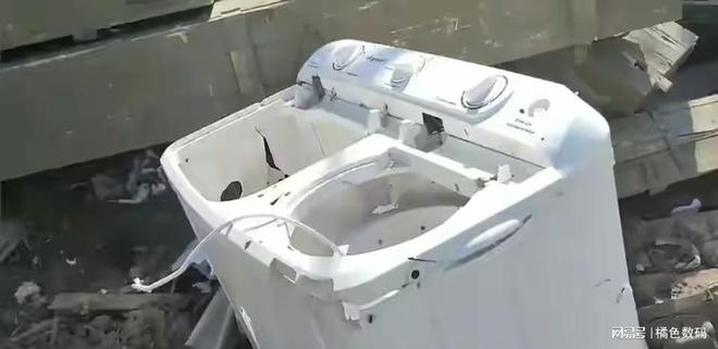 欧盟主席称俄军正从洗碗机和冰箱里拆芯片：他们没有半导BBIN体了
