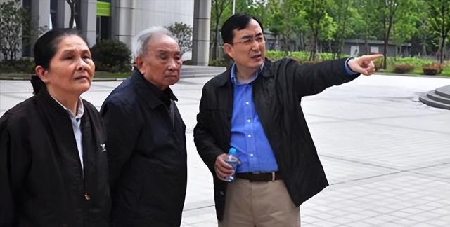 我国半导体功勋李爱珍：四次落选中科院院士却在BBIN BBIN宝盈集团美国被选中(图6)