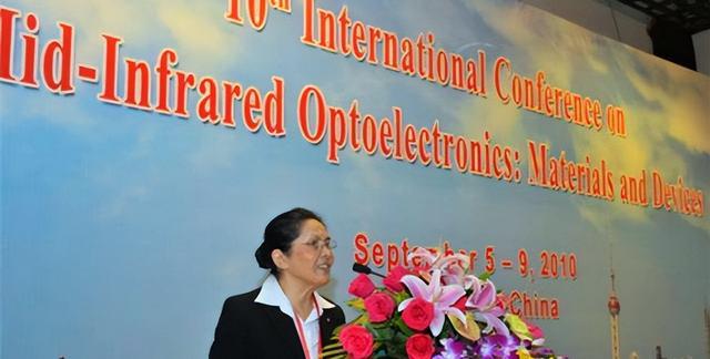我国半导体功勋李爱珍：四次落选中科院院士却在BBIN BBIN宝盈集团美国被选中(图15)