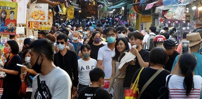 风光背后是隐忧 台湾半导体行业人才难继 还限制了其他行业发展BBIN BBIN宝盈(图4)