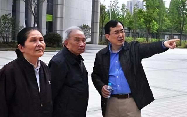 BBIN BBIN宝盈半导体功勋李爱珍：四次落选中科院士意外成美国首位外籍院士(图12)