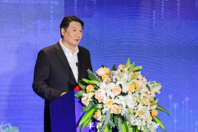 半导体产业院士联合学术峰会在丽召开众多专家学者为丽水经开区半导体产业发展献计献策BBIN BBIN宝盈(图5)