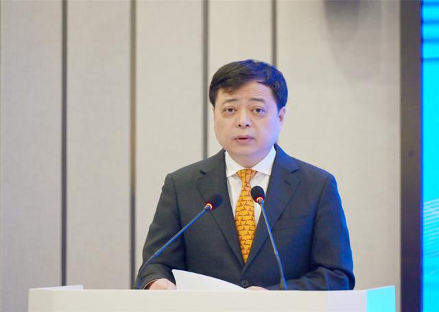 BBIN BBIN宝盈集团正泰石墨烯新材料创新中心启幕暨半导体芯片项目入园签约仪式举行(图4)
