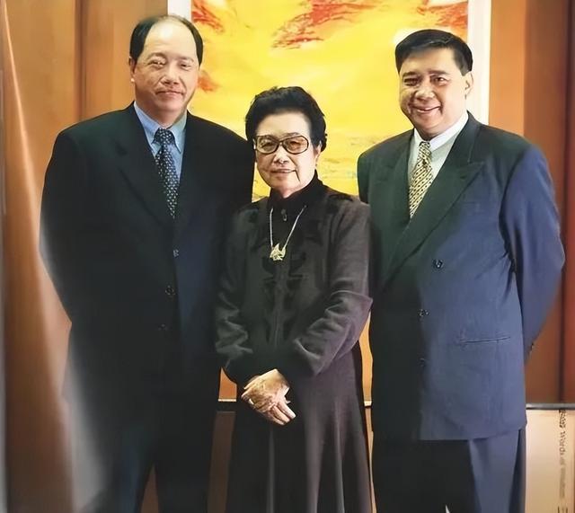温州奇女子做男也要做女肩挑地产、半导体双担巾帼浑身是胆BBIN BBIN宝盈(图6)