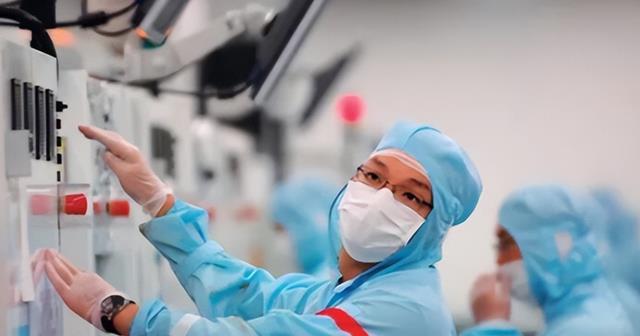 全BBIN BBIN宝盈都跑了！美国限制中国半导体中美科技人才之争：中国成香饽饽(图6)