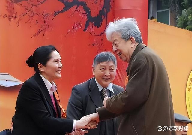 BBIN BBIN宝盈中国半导体功勋李爱珍4次申请中科院院士被拒如今成美国院士(图2)
