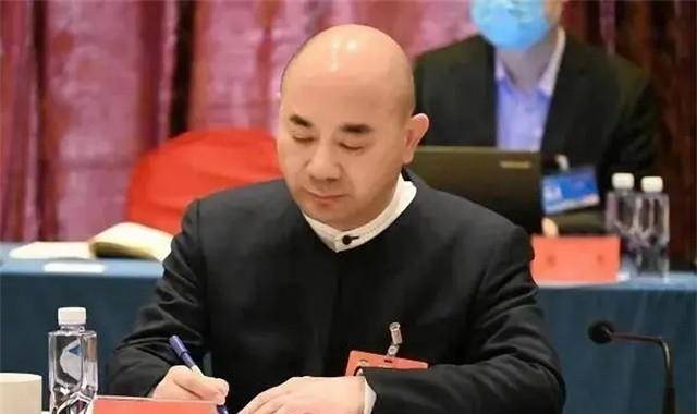 穷小伙带10元BBIN BBIN宝盈南下闯深圳靠一根铜线亿营收额超马化腾(图14)